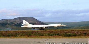 Ракетоносцы Ту-160 приземлились на аэродроме в Анадыре