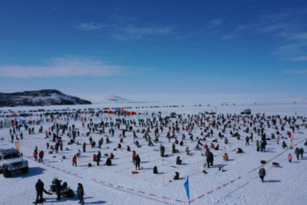 Около полутора тысяч человек собрал «Корфест-2022» на льду Анадырского лимана
