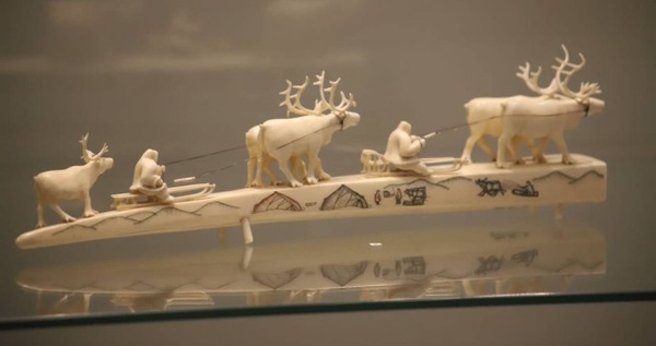 Произведения искусства чукотских косторезов представили на выставке в Якутии