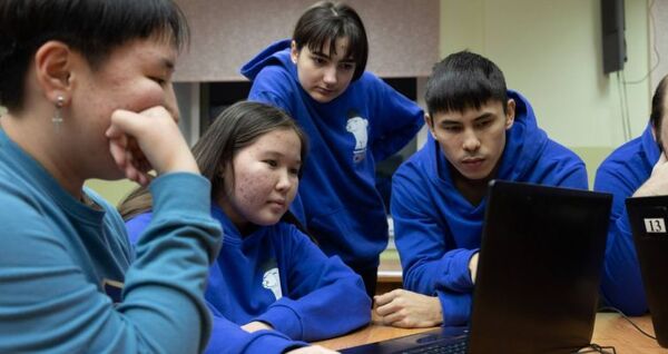 Три чукотских студента впервые в округе удостоены стипендий Правительства РФ