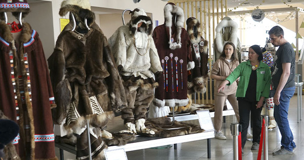 Выставка традиционной и современной чукотской одежды открылась в Анадыре