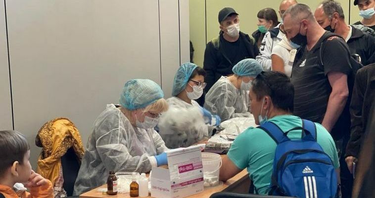 Пункт вакцинации от COVID-19 открыли в главном аэропорту Чукотки