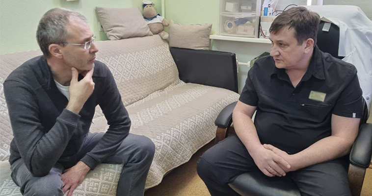 Губернатор Чукотки Роман Копин навестил участников спецоперации в госпитал