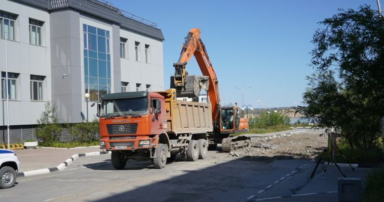 В Анадыре приступили к ремонту участка дороги по улице Рультытегина