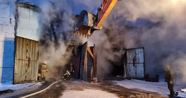 Техника Чукотской торговой компании пострадала при пожаре в Анадыре