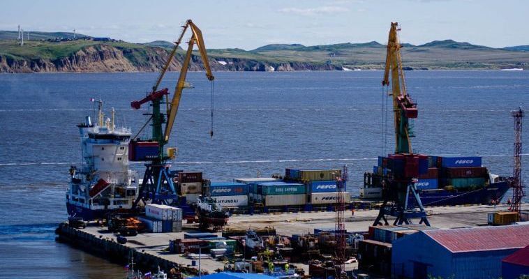 Первый теплоход компании FESCO зашёл в порт Анадыря