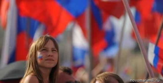 Анадырцы пронесут 30-ти метровое полотнище триколора в день флага России