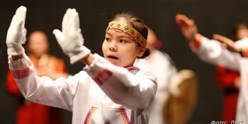 Солистка ансамбля "Атасикун" получила спецдиплом фестиваля "Наследники традиций"
