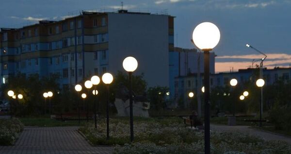 Уличные фонари включили в столице Чукотки
