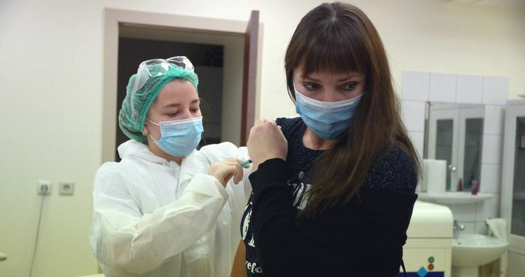 Депздрав Чукотки: Вакцинация от COVID-19 должна завершиться до лета