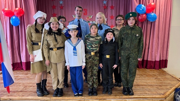 Работники прокуратуры округа поздравили воспитанников подшефного Чукотского социально-реабилитационного центра с Днём защитника Отечества
