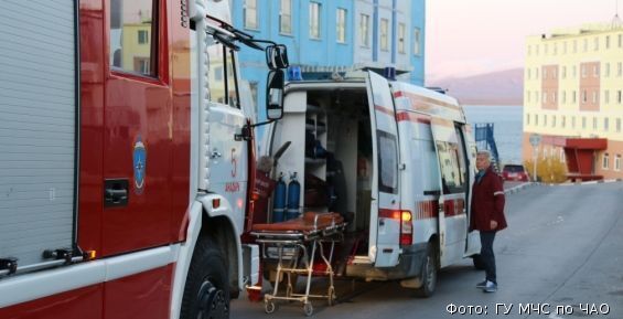 Анадырские пожарные спасли мужчину из горящей квартиры
