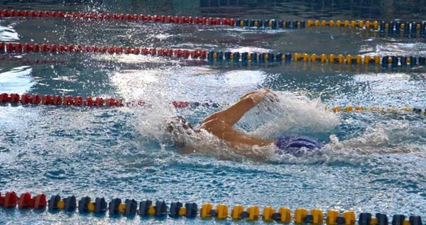 Городские соревнования по плаванию среди юниоров прошли в Анадыре
