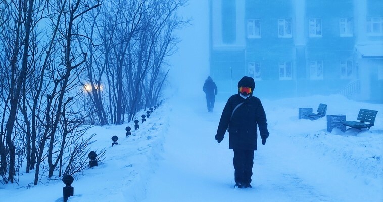 Отменены занятия в школах, не летают самолеты: на Чукотку обрушилась непогода