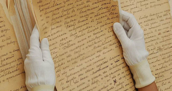 Специалисты Анадырского музея начали расшифровку уникальных рукописей XIX века