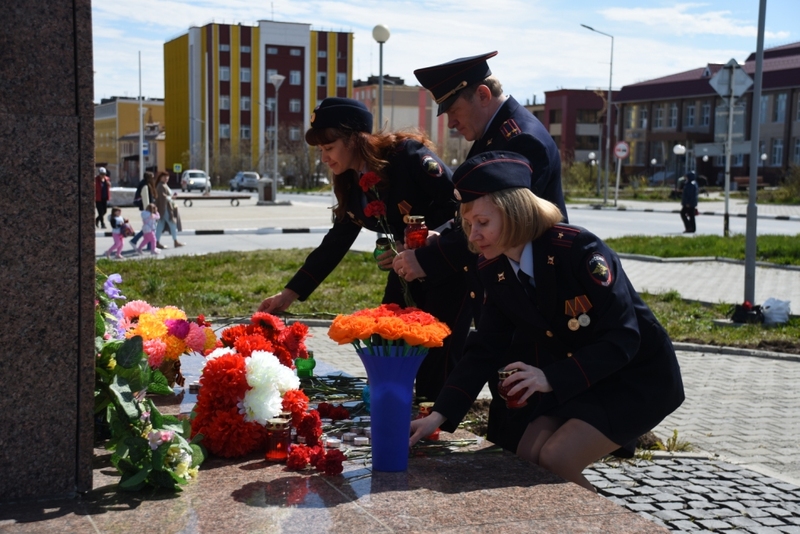 На Чукотке полицейские присоединились к мемориальной акции «Свеча памяти»