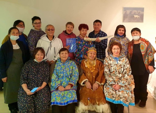 Чукотскими стихами и сказками отметили День родного языка в Анадыре