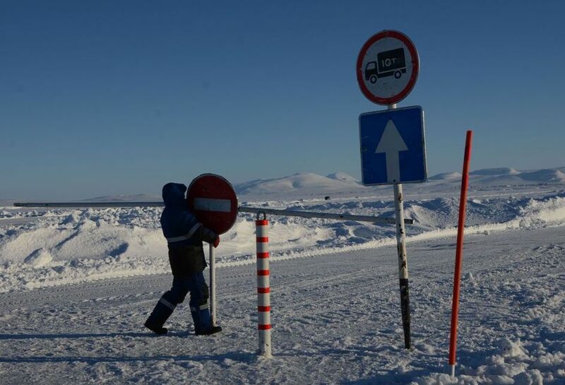 Из-за пурги закрыто движение по ледовой дороге через Анадырский лиман