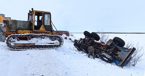 Авария с автоцистерной для перевозки топлива произошла в селе Усть-Белая