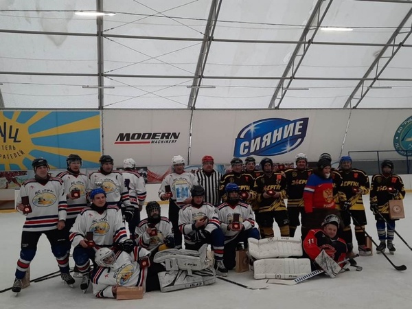 Билибинские хоккеисты провели товарищеский матч к 23 февраля