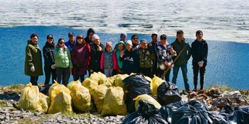 Побережье бухты Эмма почистили от мусора жители посёлка Провидения