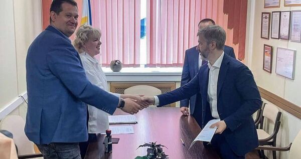 Владислав Кузнецов представил документы для регистрации на губернаторских выборах