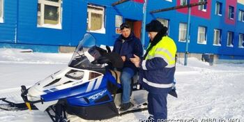 Водителей снегоходов проверяет полиция на Чукотке