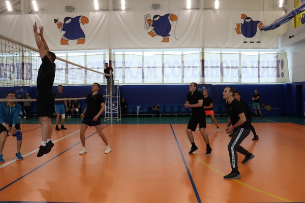 Команда Росгвардии одержала первую победу в волейбольном турнире на соревнованиях среди силовых ведомств Чукотского автономного округа