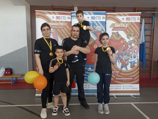 Семья росгвардейцев оказалась первой среди семейных команд на фестивале «Всей семьей на ГТО»
