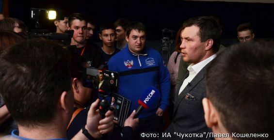 Чемпион мира по боксу встретился с жителями Анадыря на фестивале “Золотой ворон”