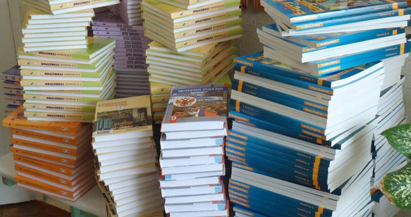 Свыше 20 тысяч новых учебников закупили для школ Чукотки
