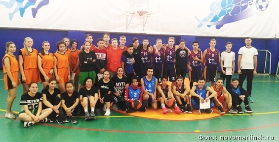Анадырская школа победила в городских соревнованиях по футболу и баскетболу