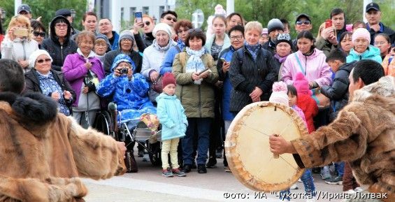 Роман Копин поздравил жителей Чукотки с Международным днём пожилых людей 