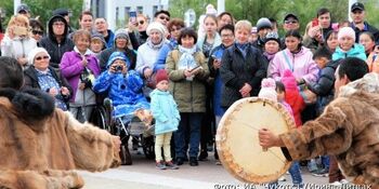 Роман Копин поздравил жителей Чукотки с Международным днём пожилых людей 