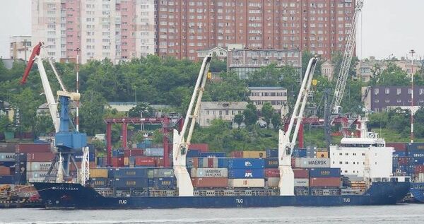 Первое судно продовольственной навигации вышло на Чукотку из Владивостока
