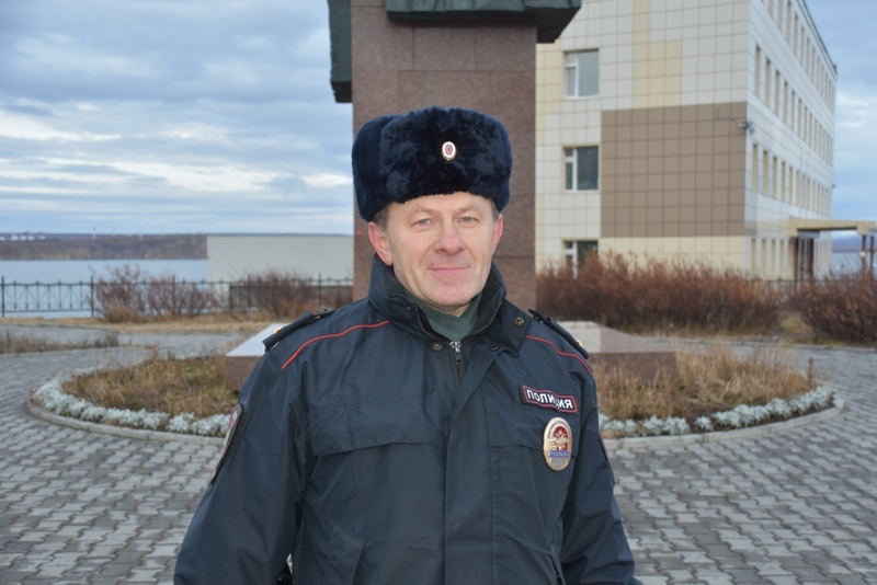 Участковый уполномоченный полиции Владимир Селищев из Анадыря поборется за звание «Народного участкового» во Всероссийском конкурсе