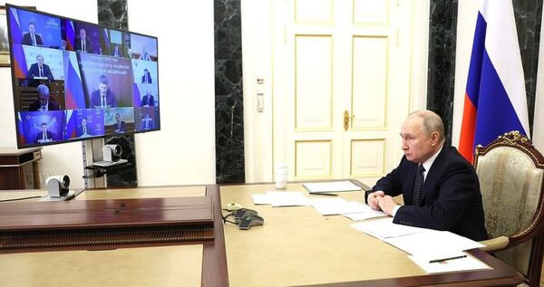 О переправе через Анадырский лиман говорили на совещании у президента