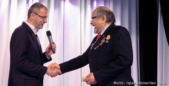 Двум жителям региона присвоили звание "Почётный гражданин Чукотского АО"