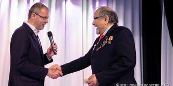 Двум жителям региона присвоили звание "Почётный гражданин Чукотского АО"