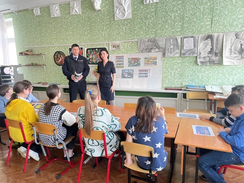 Сотрудники МОМВД России «Билибинский» посетили школу искусств