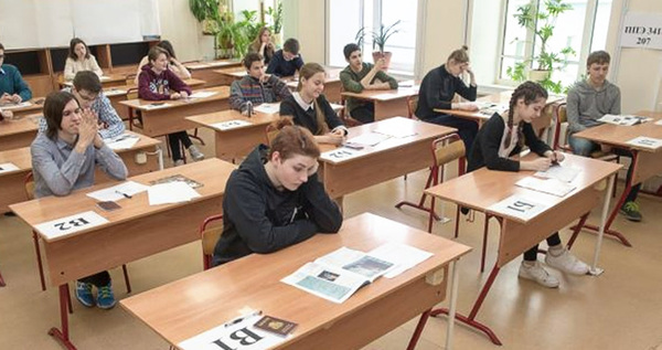 Итоговые сочинения выпускников Чукотки проверят в Москве
