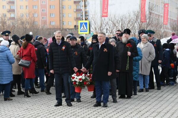 В Анадыре возложили цветы к мемориалу "Чукотка – фронту"