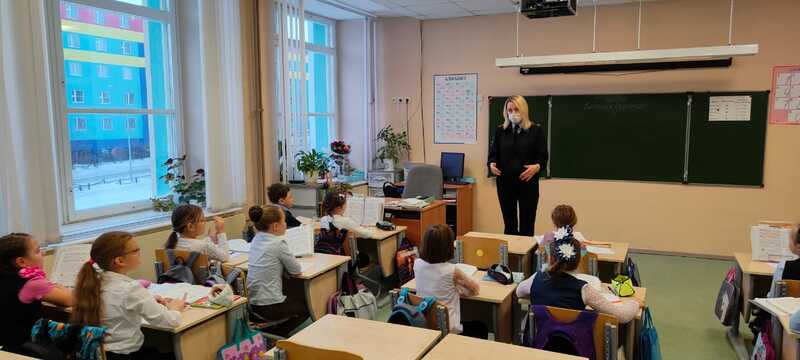 Госавтоинспекторы присоединились к Всероссийскому дню правовой помощи детям