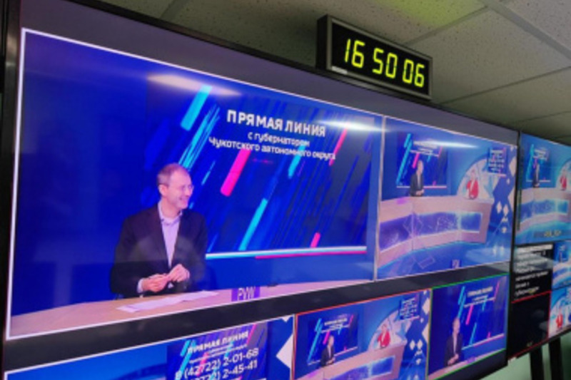 Роман Копин ответил на более чем 30 вопросов жителей Чукотки во время прямой линии
