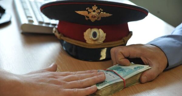 Экс-сотрудника полиции на Чукотке будут судить за мошенничество