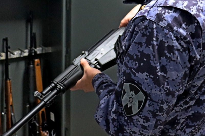 Росгвардия напоминает жителям Чукотки о правилах постановки на учет охолощённого оружия