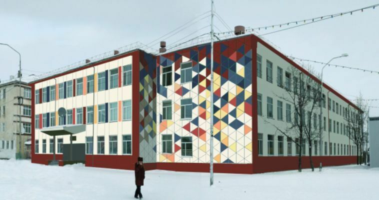 Фасад школы в Билибино облицуют металлокассетами
