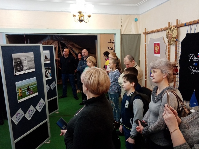 Выставка фотографий победителей конкурса «Я родился на Чукотке» открылась в музее Провидения