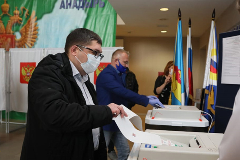 Глава Анадыря проголосовал на выборах депутатов Госдумы и Думы округа
