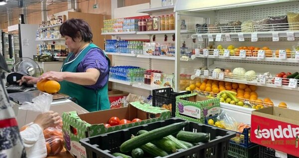 Около 4 тонн свежих овощей и фруктов завезли в Чукотский район